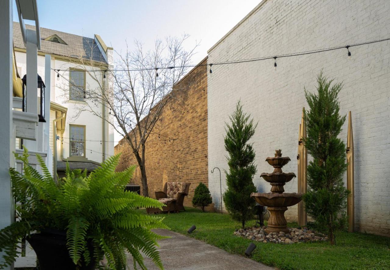 Magnolia Manor And Chapel Bed & Breakfast Humboldt Exterior photo
